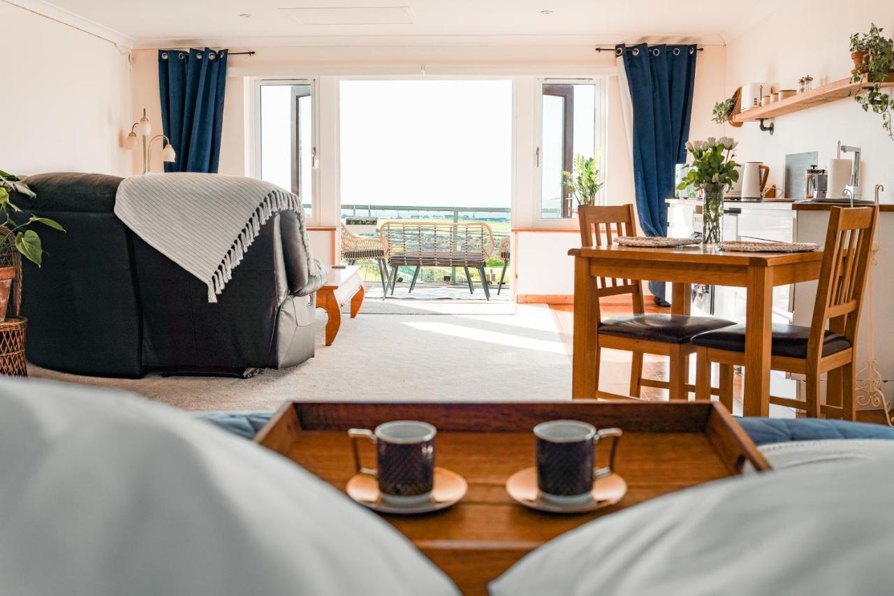 Spacious Sea-View Apt. Overlooking St Ives Bay Gwithian Exterior photo